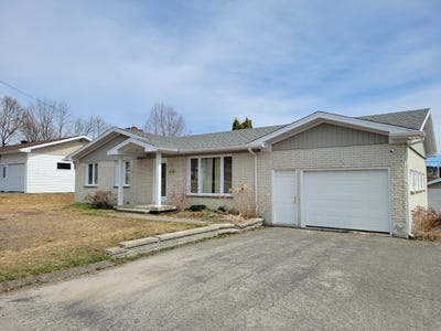 /international/ca/108-rue-leopold-amqui-quebec-310107970795/