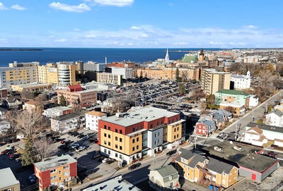 /international/ca/160-rue-de-l-eveche-o-rimouski-quebec-310104085098/