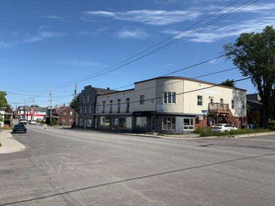 /international/ca/326-av-rouleau-rimouski-quebec-310101017370/