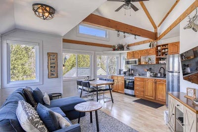 /international/ca/123-ch-au-pied-de-la-montagne-2176-mont-tremblant-quebec-310100790149/