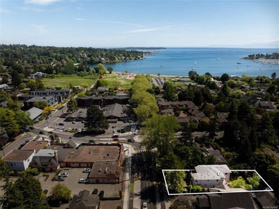 /international/ca/2561-sinclair-rd-saanich-british-columbia-310110201803/