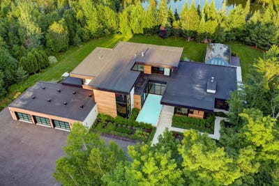 /international/ca/1211-rue-des-souchets-sainte-adele-quebec-310107371407/