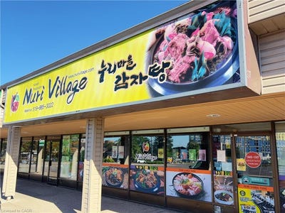 /international/ca/160-university-avenue-w-7-8-waterloo-ontario-310108808194/