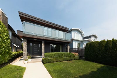 /international/ca/238-e-19th-street-north-vancouver-british-columbia-310120075178/