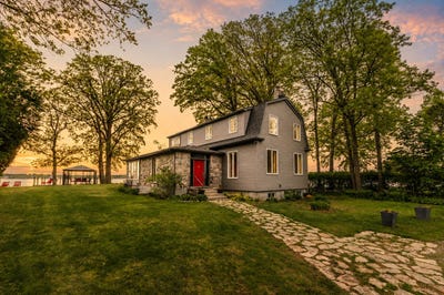 /international/ca/2211-ch-du-bord-du-lac-montreal-l-ile-bizard-sainte-genevieve-quebec-310108698379/