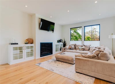 /international/ca/63-boyd-street-victoria-british-columbia-310119976600/