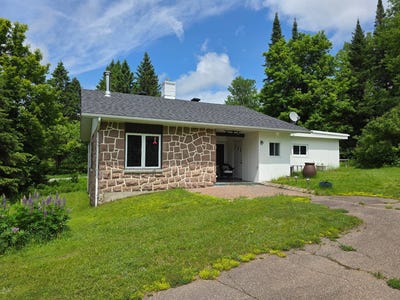/international/ca/1001-route-329-s-sainte-agathe-des-monts-quebec-310108785555/