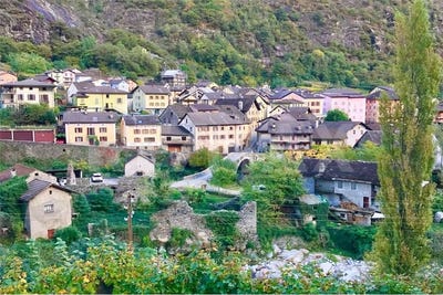 /international/ch/giornico-ticino-120090106942/