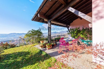 /international/ch/via-in-buee-breggia-ticino-310109073326/
