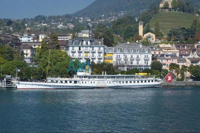 /international/ch/les-pieds-dans-leau-montreux-vaud-310100904475/