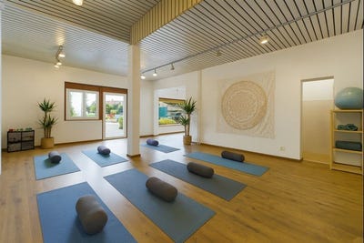 /international/ch/nyon-1196-gland-switzerland-gland-vaud-310107183880/
