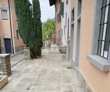 /international/ch/su-richiesta-purasca-ticino-310108481928/