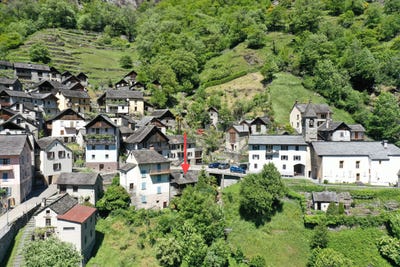 /international/ch/nucleo-sotto-la-chiesa-brontallo-ticino-310108698465/