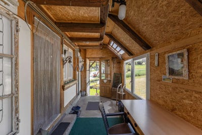 /international/ch/oeschenbach-canton-of-bern-310108590777/