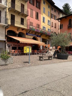 /international/ch/piazza-dogana-ponte-tresa-ticino-310108725540/