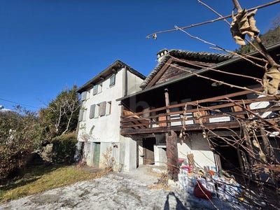 /international/ch/cavagnago-ticino-310108455198/