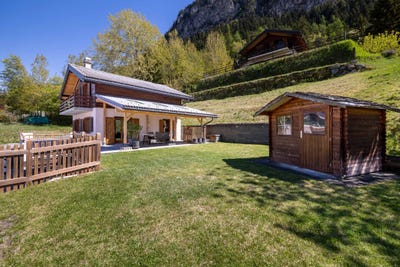 /international/ch/briey-chalais-briey-valais-310107701736/