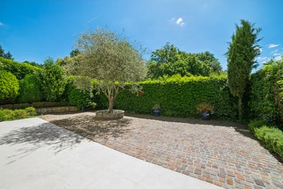 /international/ch/cologny-cologny-geneva-310108892003/