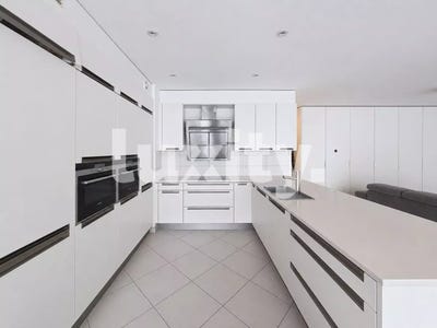 /international/ch/carouge-geneva-310108002944/