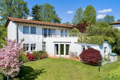/international/ch/lugano-ticino-cureglia-ticino-310105893285/