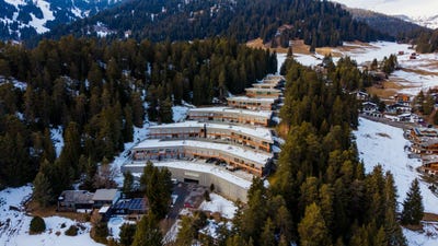 /international/ch/via-cuolm-liung-30-laax-gr-2-grisons-310108456319/