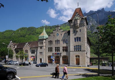 /international/ch/schweizerhofstrasse-2-glarus-canton-of-glarus-310101559296/?lang=de