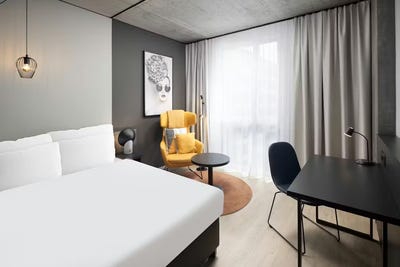 /international/ch/thurgauerstrasse-opfikon-zurich-310094059484/