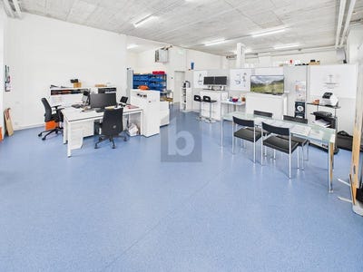 /international/ch/niederscherli-canton-of-bern-310108949178/