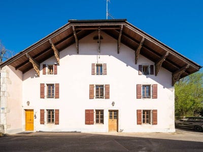 /international/ch/au-coeur-du-village-de-dardagny-dardagny-geneva-310107369349/