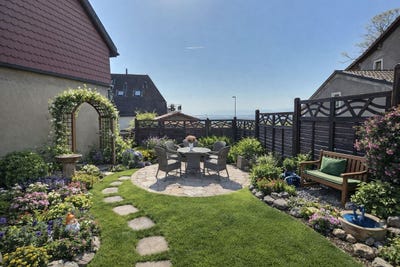 /international/ch/centre-du-village-montricher-vaud-310105818825/