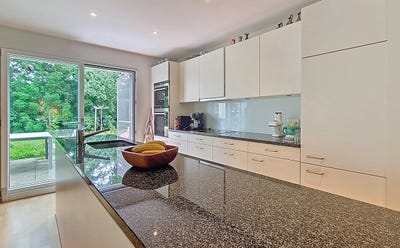 /international/ch/quartier-calme-et-verdoyant-au-centre-du-village-dudingen-canton-of-fribourg-310108320522/