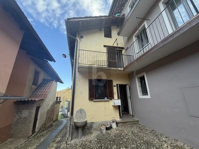 /international/ch/su-richiesta-purasca-ticino-310108480793/