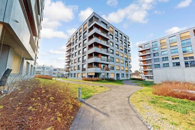 /international/ch/lochackerstrasse-12-kloten-zurich-310108103082/