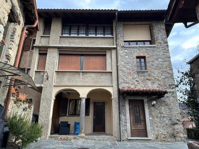 /international/ch/pasquee-da-vesc-3-vezio-ticino-310106044632/
