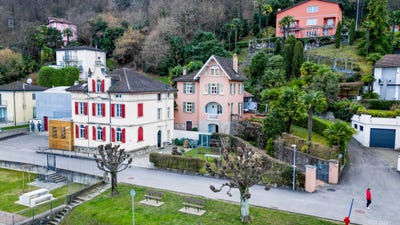 /international/ch/lungolago-caslano-caslano-ticino-310106108439/
