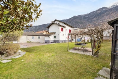 /international/ch/au-centre-de-saxon-saxon-valais-310100903807/
