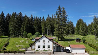 /international/ch/les-reussilles-les-reussilles-canton-of-bern-310106572300/