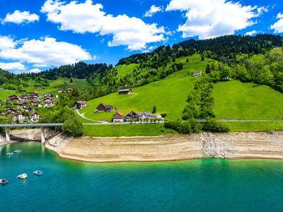 /international/ch/seestrasse-11-innerthal-canton-of-schwyz-310108402127/