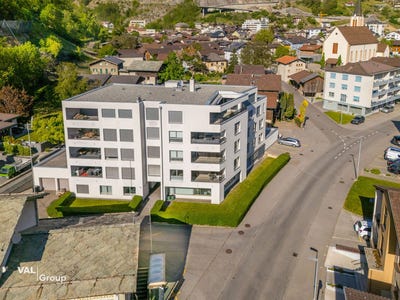 /international/ch/neue-strasse-38-gampel-valais-310109201356/