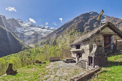 /international/ch/campo-vallemaggia-ticino-310107618601/