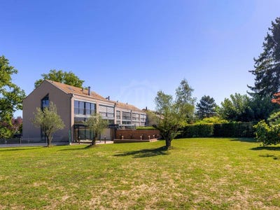 /international/ch/campagne-genevoise-collex-geneva-310105966430/