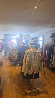 /international/ch/rue-ancienne-carouge-ge-geneva-310108643347/