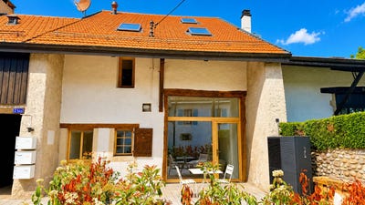 /international/ch/hameau-rural-proche-du-cern-et-de-l-aeroport-meyrin-geneva-310108002681/