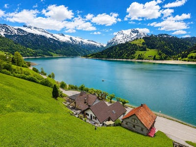 /international/ch/seestrasse-11-innerthal-canton-of-schwyz-310108402127/
