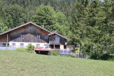 /international/ch/val-de-travers-les-bayards-canton-of-neuchatel-310100903496/