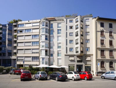/international/ch/grand-bureau-4-revilliod-3-les-acacias-geneva-310100908655/
