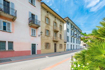 /international/ch/lungolago-morcote-morcote-ticino-310101414355/?lang=id