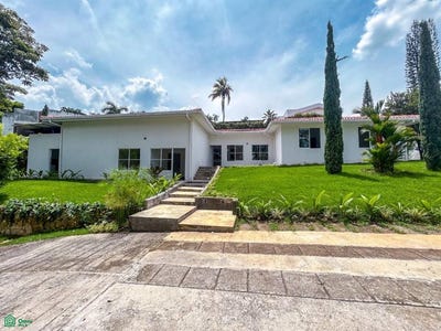 /international/co/calle-15b-carrera-111-48-casa-64a-ciudad-jardin-cali-valle-del-cauca-cali-valle-del-cauca-310107425535/