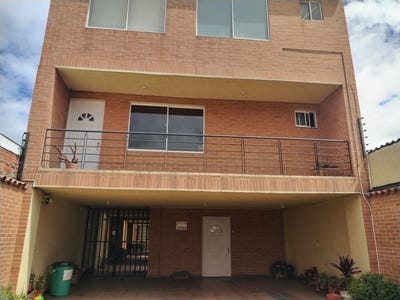 /international/co/cra-7-11-17-chia-cundinamarca-310101442681/
