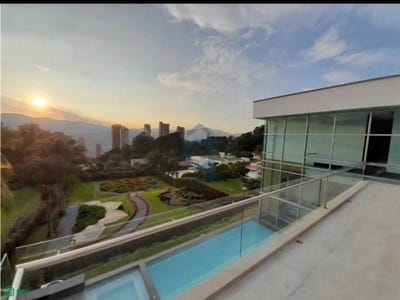 /international/co/carrera-10-12-sur-el-poblado-medellin-antioquia-medellin-antioquia-310107836724/